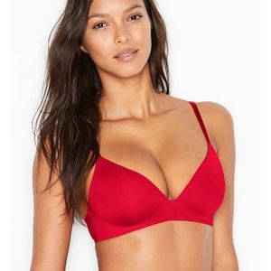 Victoria's Secret T-Shirt Lightly Lined Wireless